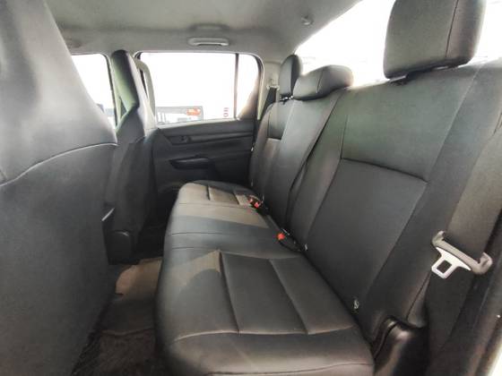 TOYOTA HILUX 2.8 D-4D TURBO DIESEL CD POWER PACK 4X4 AUTOMÁTICO TOYOTA HILUX 2.8 D-4D TURBO DIESEL CD POWER PACK 4X4 AUTOMÁTICO